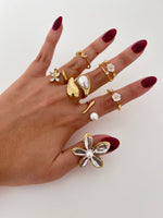 Load image into Gallery viewer, Zirconia Flower Open Ring
