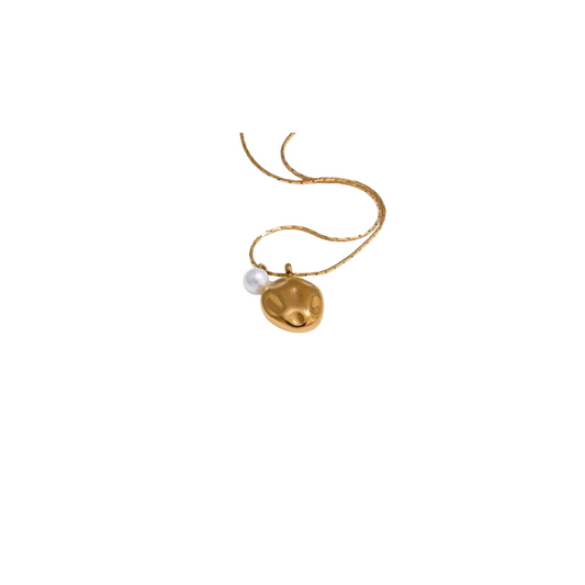 Pearl & Gold Pendant Necklace