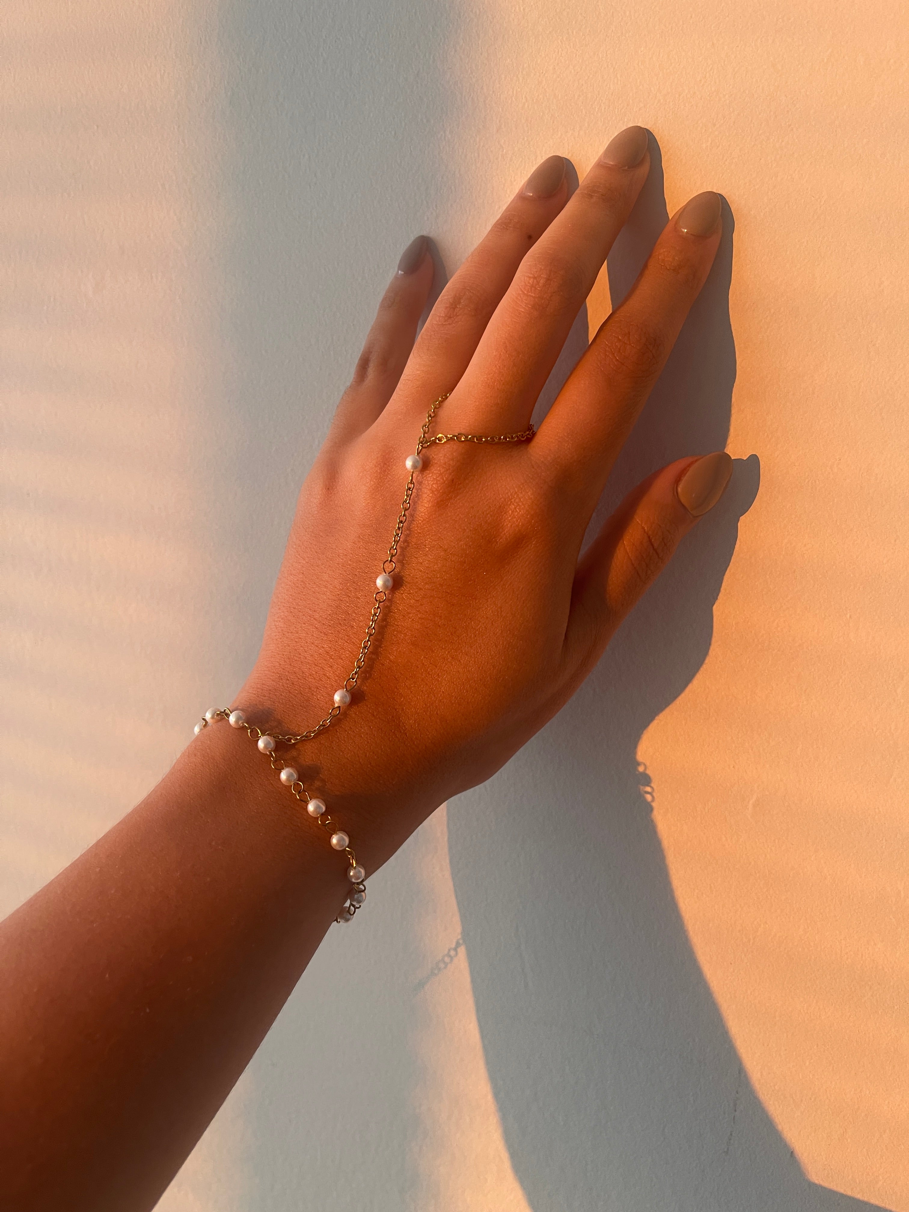 Pearls Finger Bracelet