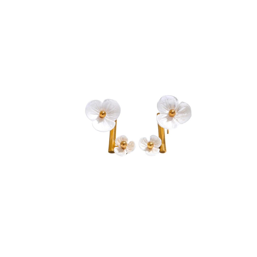 Shell Sweet Flowers Bar Studs