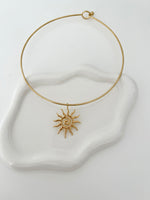 Load image into Gallery viewer, Textured Sun Choker Necklace
